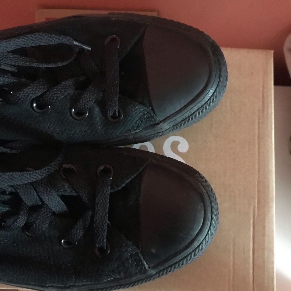 Black hightop Converse